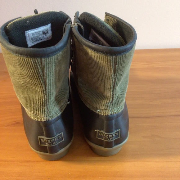 SPERRY Saltwater Tassel Corduroy Black and Olive Duck Boots Women’s Size 8.5 - Picture 3 of 8